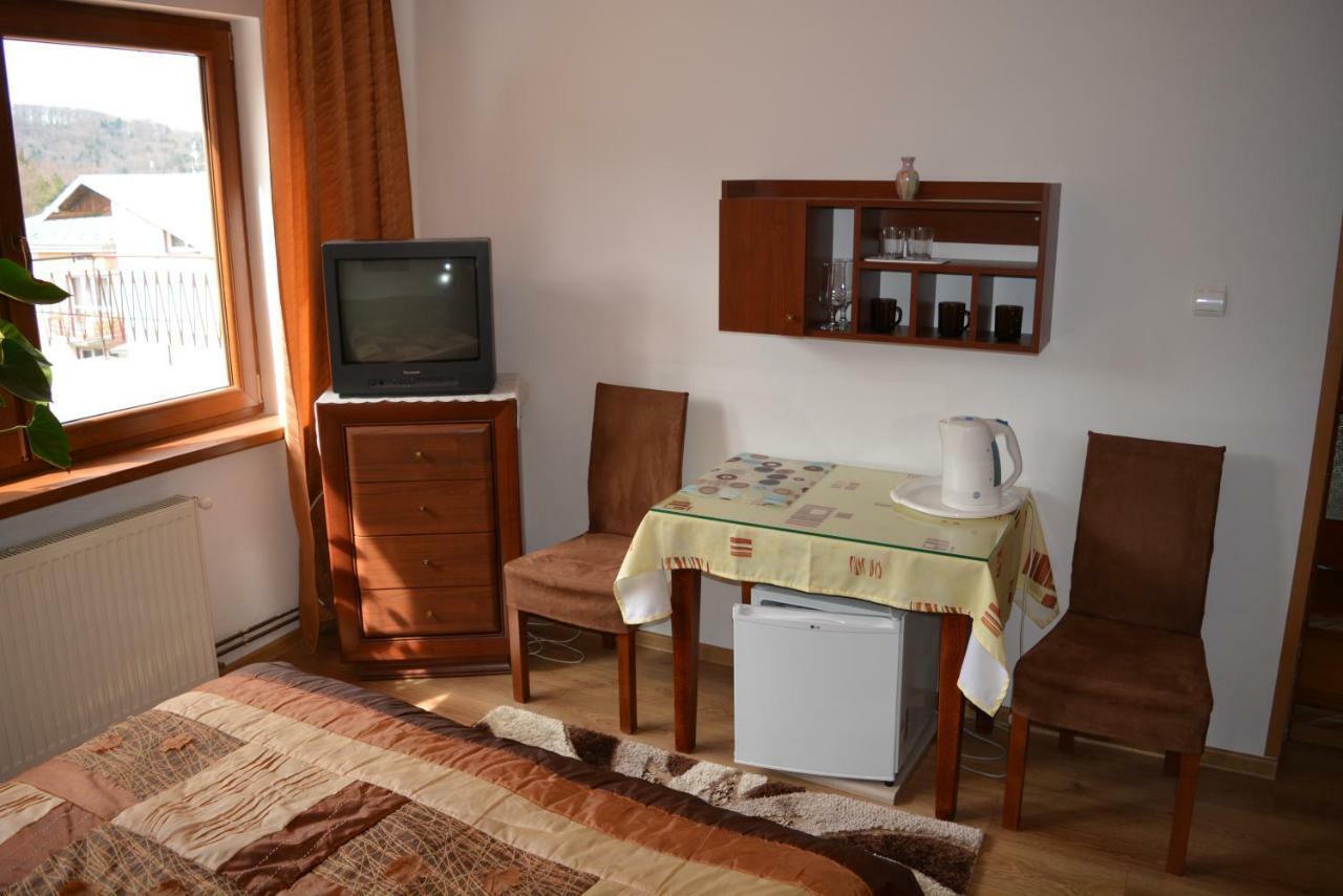 Pokoje Goscinne Bartek Iwonicz-Zdrój Exterior foto