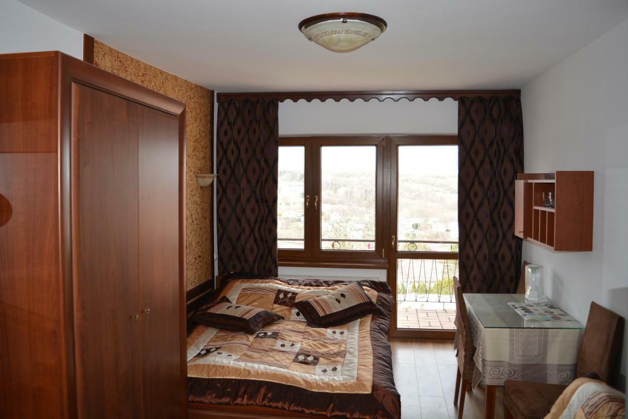 Pokoje Goscinne Bartek Iwonicz-Zdrój Exterior foto